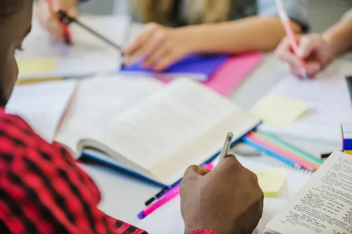 
				
					Pré-matrícula da Rede Estadual de ensino da Paraíba começa nesta terça-feira; veja como fazer
				
				