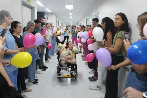 
				
					Paraibana que viveu mais de 10 anos internada com doença rara deixa hospital: 'chorei de alegria'
				
				