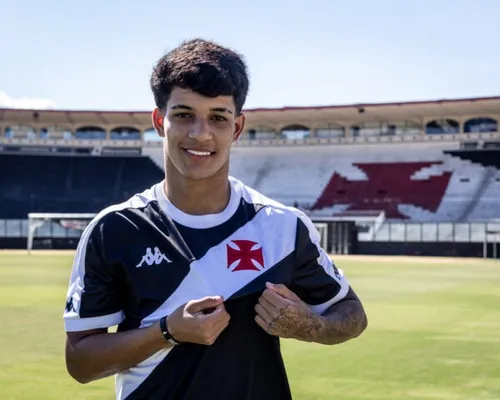 
				
					Paraibano de Patos disputa a Copinha pelo Vasco após ano de destaque na base do Cruzmaltino
				
				