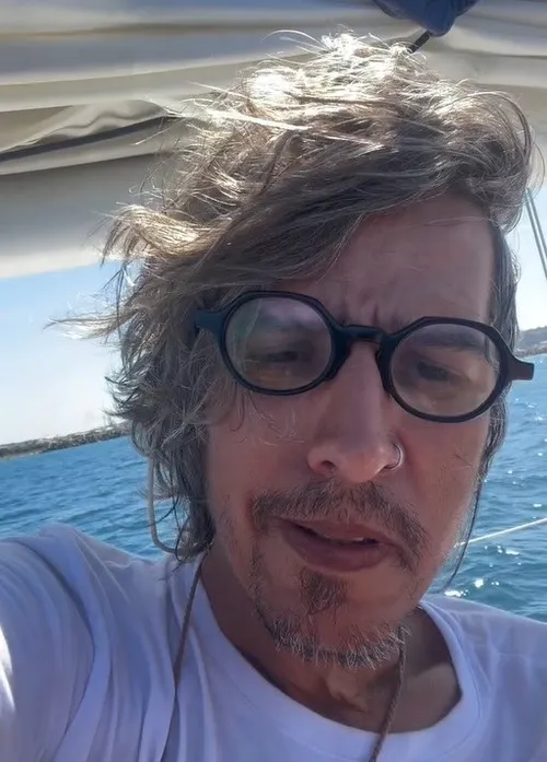 
				
					Paraibano é um dos ativistas brasileiros libertados em Israel por integrar flotilha rumo a Gaza
				
				