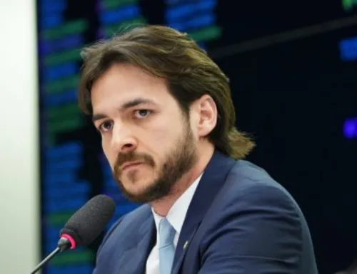 
				
					Pedro defende “construção coletiva” após PL lançar Efraim ao governo para 2026
				
				
