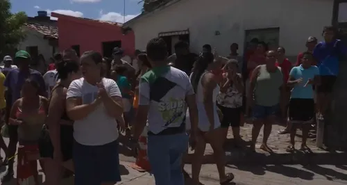 
				
					Polícia faz reconstituição da morte de casal de idosos em Sapé
				
				