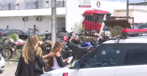 
				
					Cantor João Lima é preso após denúncia de violência doméstica contra ex-esposa
				
				