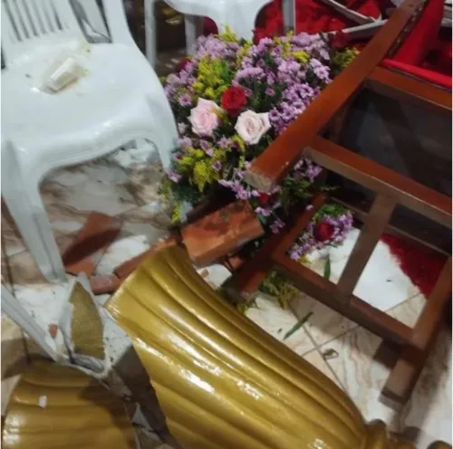 
				
					Polícia investiga invasão e destruição de terreiro de candomblé, em João Pessoa
				
				