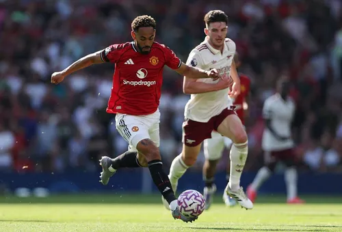 
				
					Premier League: Matheus Cunha tem boa estreia pelo United, mas amarga derrota para o Arsenal
				
				
