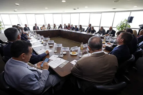 
				
					Presidente do TRE-PB se reúne com Cármen Lúcia para alinhar eleições de outubro
				
				