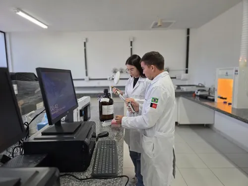 
				
					Pesquisadores da UEPB criam forma rápida para identificar metanol em bebidas
				
				