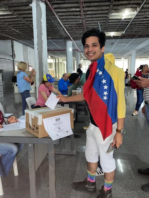 
				
					Queda de Maduro é 'ciclo de opressão que termina', diz venezuelano que se refugiou na Paraíba
				
				