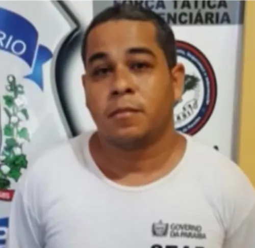 
				
					Quem é Fatoka: chefe do Comando Vermelho fugiu de presídio e é suspeito de interferir em eleição
				
				