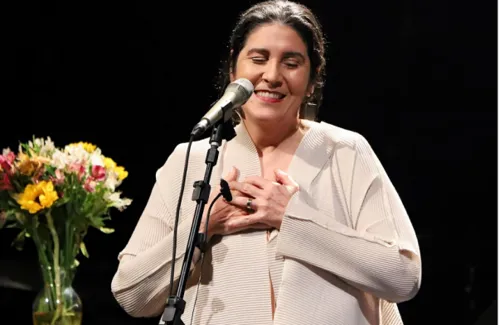 
				
					RETRO/Em 2025, Mônica Salmaso abriu a casa dela pra gente
				
				