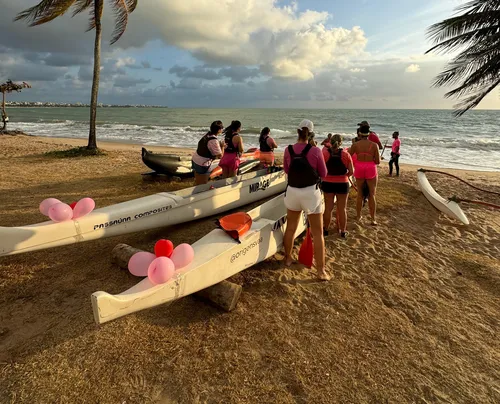 
				
					Remada coletiva acontece na praia do Bessa, em João Pessoa, em ação contra violência doméstica
				
				