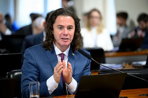 
				
					Repercussão do metanol: Comissão aprova projeto que torna crime hediondo adulteração de bebidas
				
				