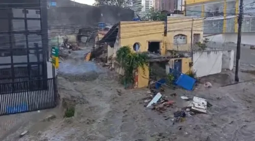 
				
					Governo avalia destruição em Campina Grande para indenizar ou reconstruir imóveis, diz vice
				
				