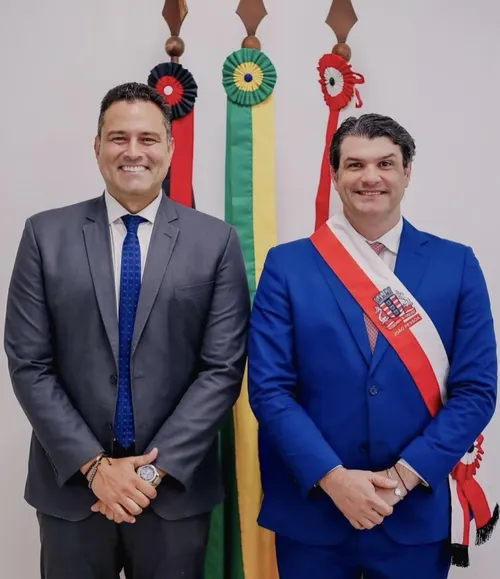
				
					Leo exonera Rougger Guerra e nomeia substituto para articulação política em João Pessoa
				
				