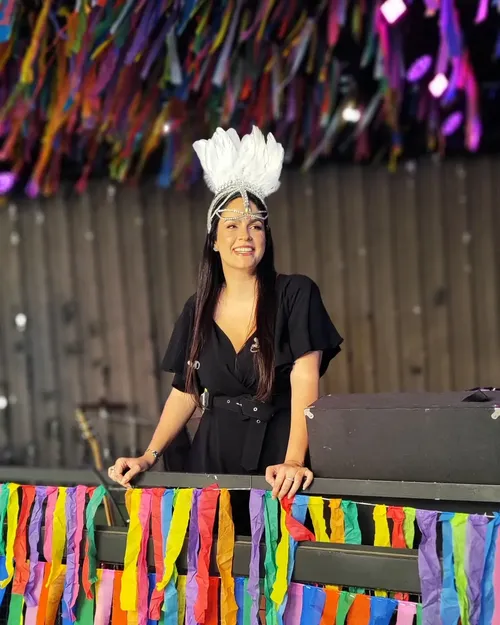 
				
					Sambashow com participação de Isabel Carvalho
				
				