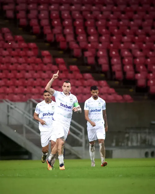 
				
					Serra Branca e Retrô ficam no empate em jogo movimentado pela Série D 2026
				
				