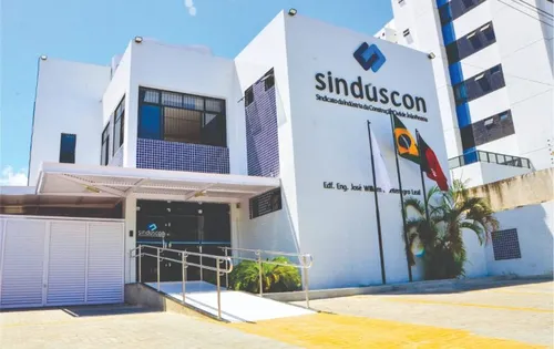 
				
					Sinduscon diz que é a favor da "Lei do Gabarito", mas defende tolerância a prédios já construídos
				
				