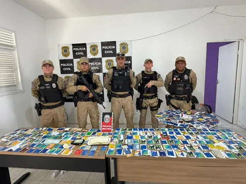 
				
					Suspeito de agiotagem é preso com mais de 300 cartões de aposentadoria em Pombal,
				
				