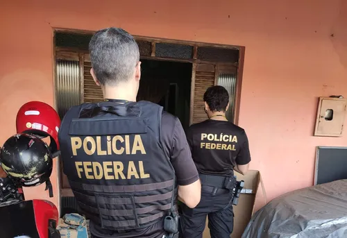 
				
					Suspeito de armazenar conteúdo de abuso sexual infantojuvenil é alvo de operação da PF
				
				
