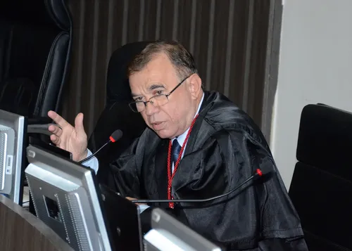 
				
					TJPB mantém julgamento da norma que enfraquece ‘Lei do Gabarito’, mas autoriza Sinduscon na ação
				
				