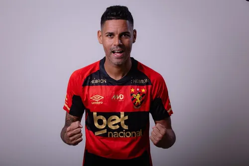 
				
					Tiquinho, Erick Pulga e Mandaca; saiba quais jogadores do Brasileirão 2025 já atuaram na Paraíba
				
				