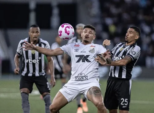 
				
					Tiquinho tem retorno discreto ao Nilton Santos em empate entre Botafogo e Santos pela Série A
				
				