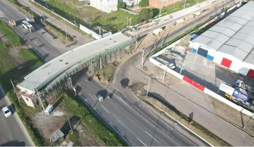 
				
					Tráfego da BR-101 é interditado para obras no viaduto do Distrito Industrial; veja mudanças
				
				
