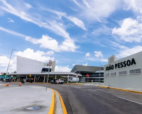 
				
					Tráfico no aeroporto de João Pessoa: dois são presos em operação da PF
				
				