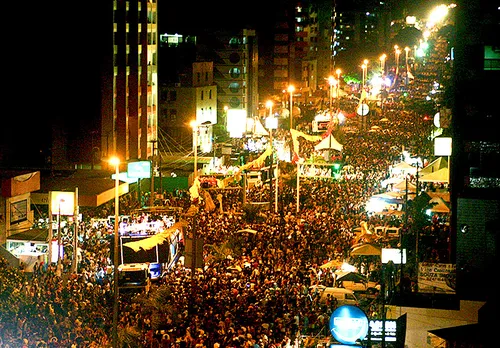 
				
					Alceu Valença: bloco ganha as ruas de João Pessoa com Alceu Valença nesta quarta
				
				