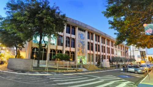 
				
					Veto de Lula a aumento de deputados 'cortará' seis vagas na ALPB; Galdino torce por derrubada
				
				