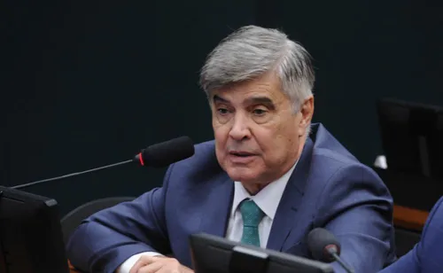 
				
					Wellington Roberto lamenta prisão de Bolsonaro e responsabiliza filhos do ex-presidente
				
				