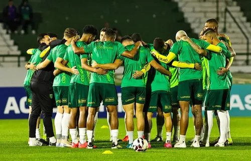 
				
					Ypiranga-RS enfrenta o Botafogo-PB tentando quebrar sequência de seis jogos sem vencer
				
				