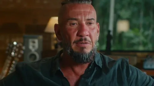 
					‘Andou’ na Pedra: A redenção de Rodolfo Abrantes (e do Raimundos)
				
				