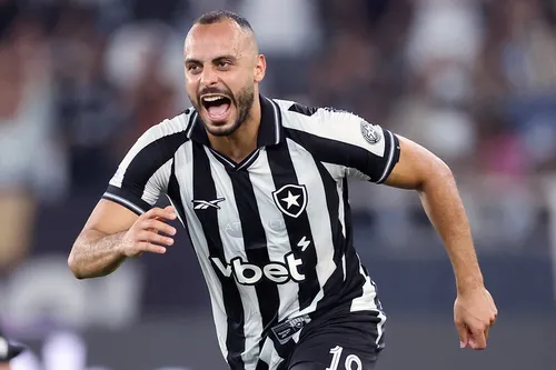 
					Tiquinho Soares projeta dobradinha paraibana com Arthur Cabral no Botafogo: “Meu fechamento”
				
				