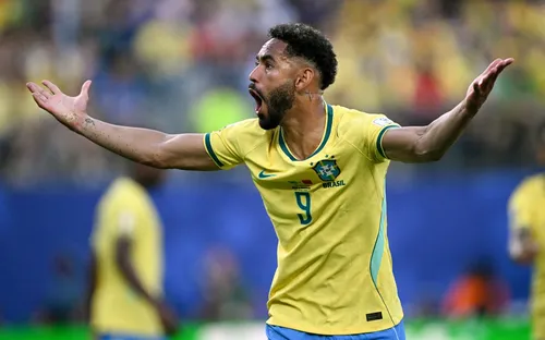 
					Brasil x Haiti: Douglas Santos deve seguir como titular e Matheus Cunha no banco
				
				
