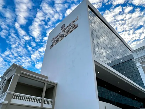 
					Câmara inaugura nova sede e projeta aumento em número de vereadores: "Foco no futuro", diz Dinho
				
				