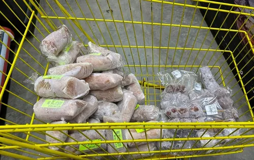Supermercados em Patos são autuados por venda de alimentos vencidos