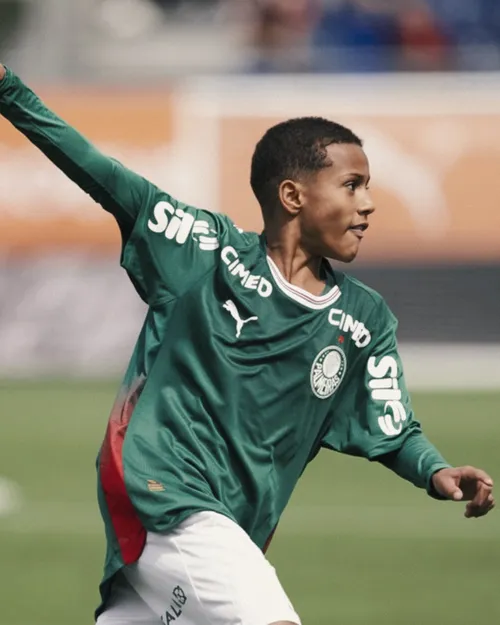 
					Conheça PH Neto, joia paraibana com mais de 200 gols na base do Palmeiras
				
				
