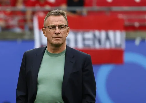 
					Copa do Mundo 2026: conheça os técnicos das 48 seleções que disputarão o Mundial
				
				