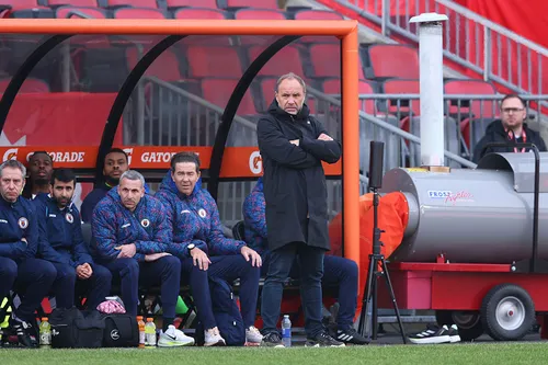 
					Copa do Mundo 2026: conheça os técnicos das 48 seleções que disputarão o Mundial
				
				