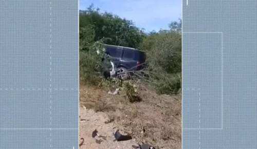 
					Duas pessoas morrem e outras cinco ficam feridas em acidente na BR-230, em Juazeirinho
				
				