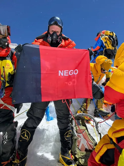 
					Empresário faz história e se torna o primeiro paraibano a alcançar o topo do Monte Everest
				
				