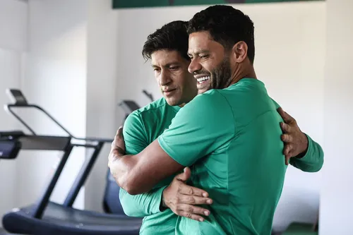 
					Hulk realiza primeiro treino no CT do Fluminense e projeta títulos: "Meu sonho é a Libertadores"
				
				