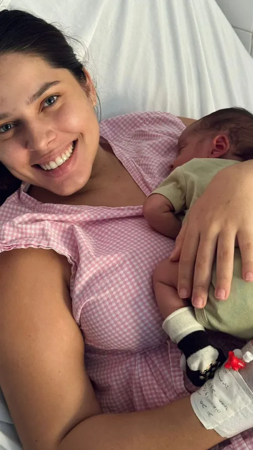 
					Influenciadora enfrenta infecção grave após parto do primeiro filho: ‘Foi ele quem me salvou’
				
				