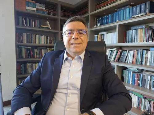 Justiça Eleitoral prevê decisões rápidas contra fake news em 2026