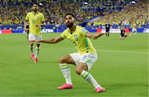 
					Matheus Cunha revela clima do vestiário da Seleção após queda na Copa: "Muito choro e dor"
				
				