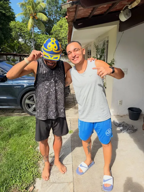 
					Em meio ao destaque pós-Copa, Matheus Cunha curte férias no Nordeste e recebe carinho dos fãs
				
				