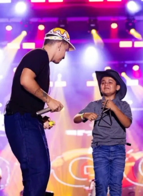 
					Menino de 9 anos realiza sonho ao tocar com João Gomes em Santa Luzia: 'Não imaginava'; VÍDEO
				
				