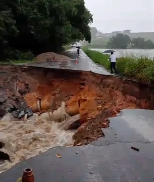 
					Chuvas na Paraíba: rio Ingá transborda e ponte é interditada, no Agreste
				
				