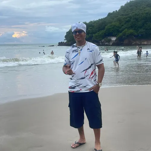 
					Porteiro viraliza pela semelhança com Ronaldinho Gaúcho e vira sósia do ex-jogador
				
				